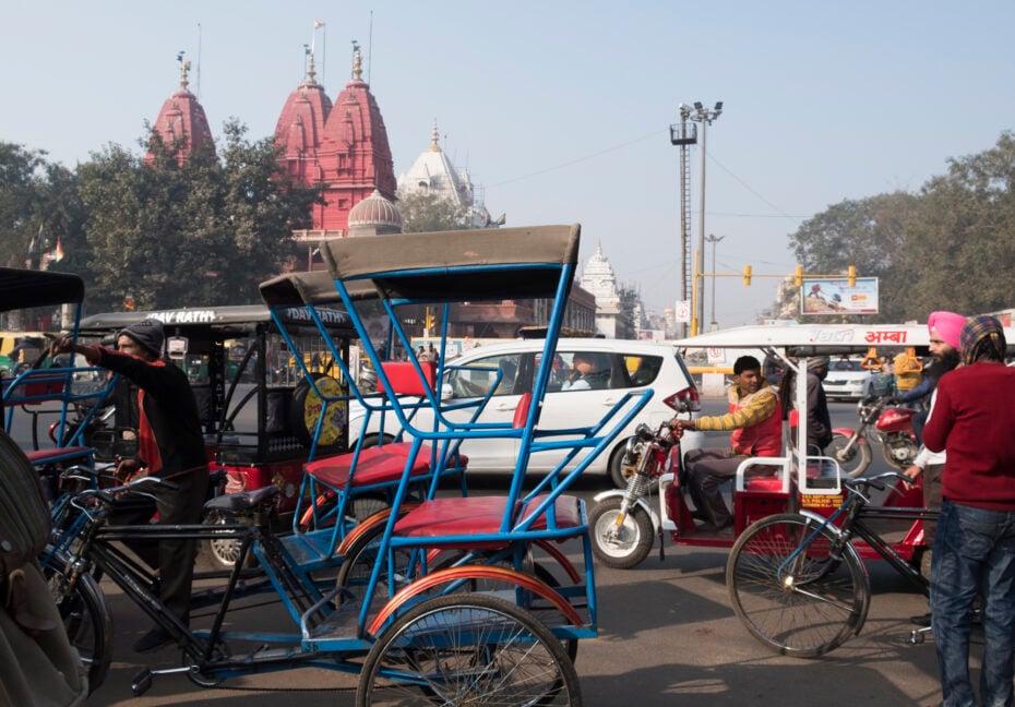 Want to know how to get around Delhi and the best places to visit? This sustainable travel guide gives you practical travel tips and unique activities to do.