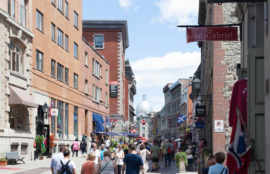 Old Montreal photography and travel guide.